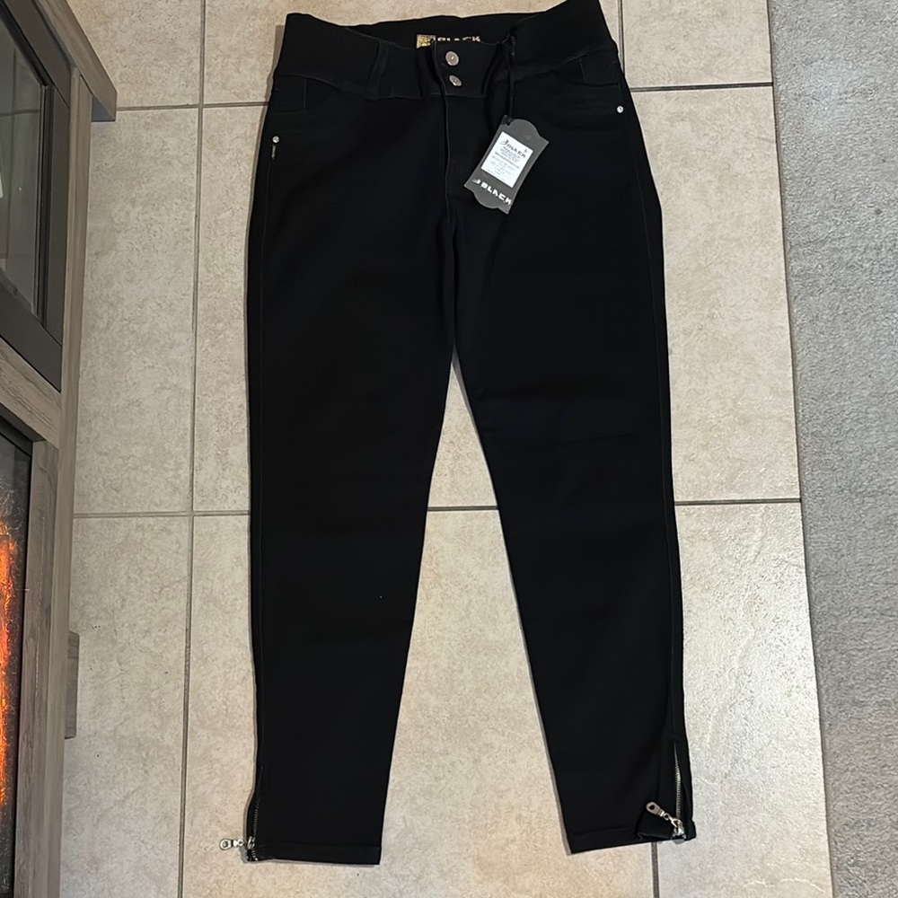 Black Skinny Jeans by Black with Tapered Leg and Ankle-Length Fit